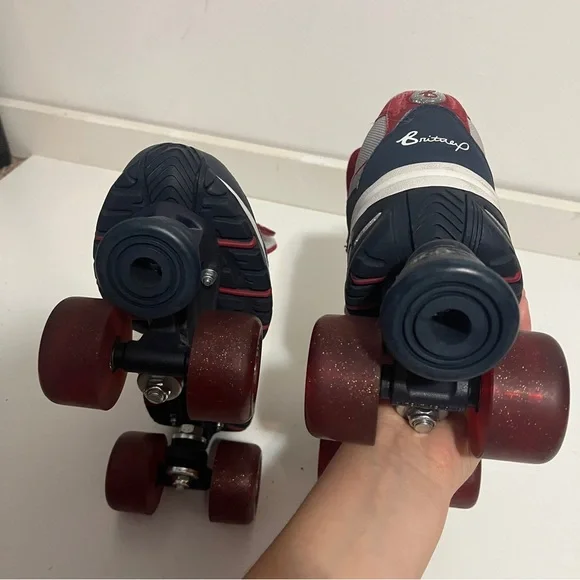 Britney Spears Roller Skates by Skechers 4 wheelers - Picture 4 of 8